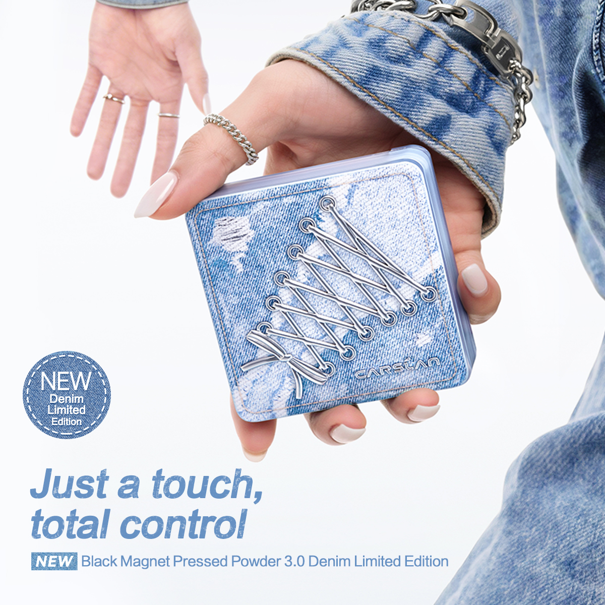 [3.0] [Denim Limited] CARSLAN Black Magnet Pressed Powder, With 1 Refill Included, Pinpoint Oil Control, Long-Lasting, Sweat-Proof, Portable Touch-Up, Non-Cakey Matte, Perfect for Summer Commute, Sports, Parties & All-Day Events